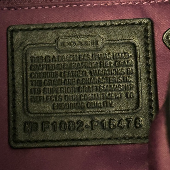 Coach Vintage Zoe
Hobo Shoulder Black Crinkle Leather Crossbody Bag - Picture 13 of 16